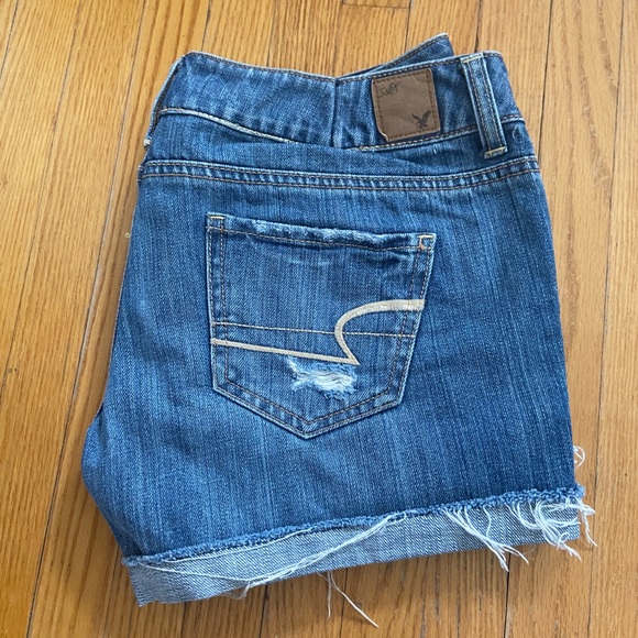 American eagle Jean shorts - Picture 2 of 3